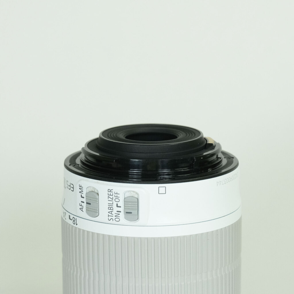Canon EF-S18-55mm F3.5-5.6 IS STM ホワイト