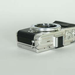 OLYMPUS PEN Lite E-PL7 ボディ シルバー