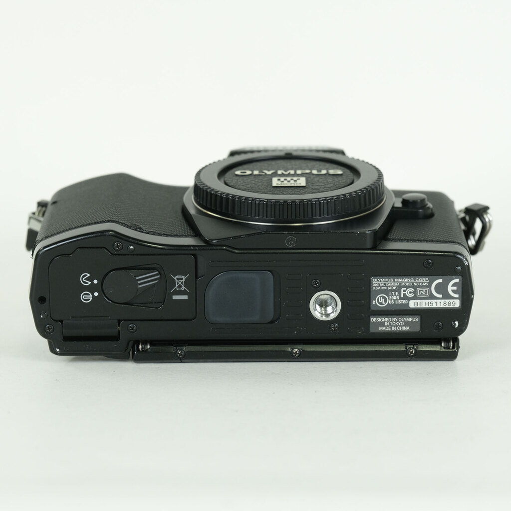 OLYMPUS OM-D E-M5 ボディ ブラック