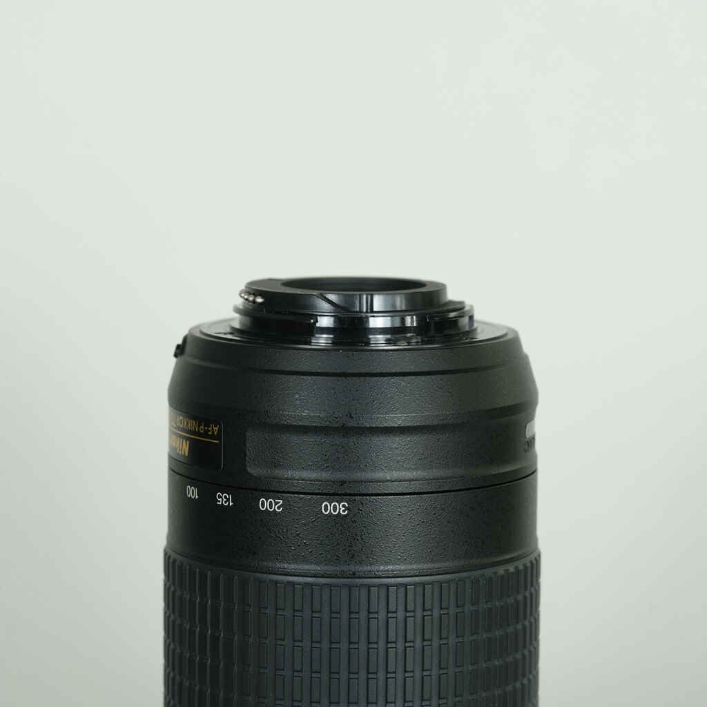 Nikon AF-P DX NIKKOR 70-300mm f/4.5-6.3G ED VR Nikon AF-P DX NIKKOR 70-300mm f/4.5-6.3G ED VR