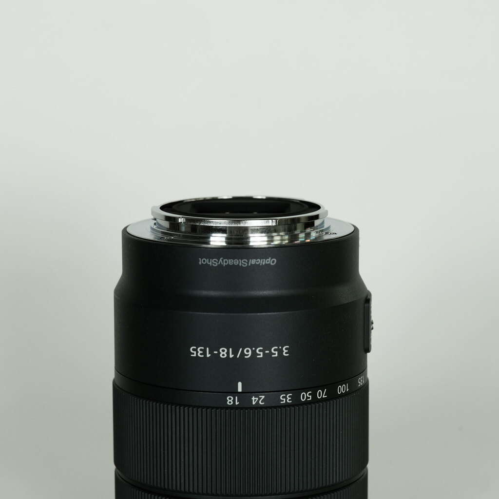 SONY E 18-135mm F3.5-5.6 OSS SEL18135