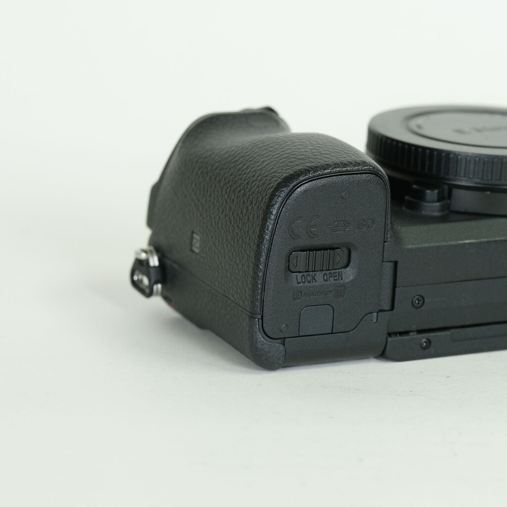 SONY α6400(ILCE-6400) SONY α6400(ILCE-6400)