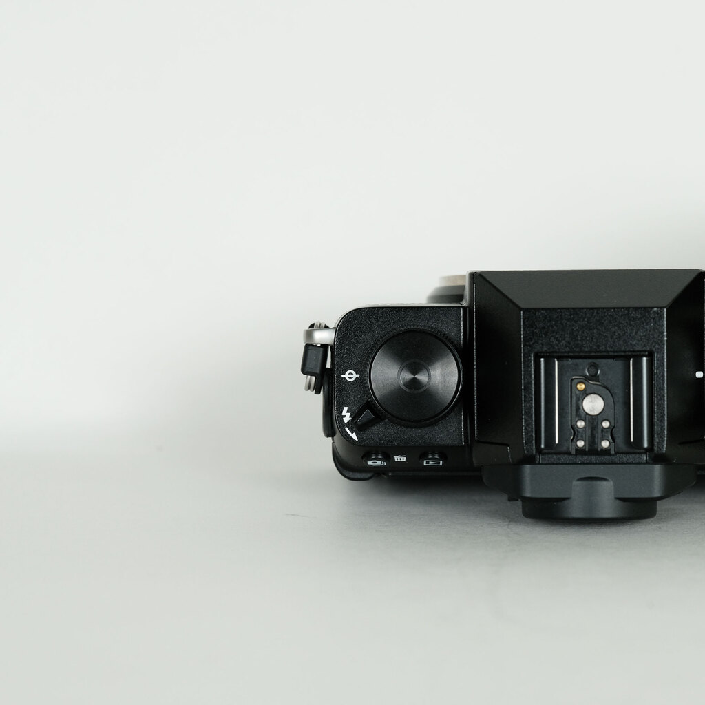 FUJIFILM X-S10