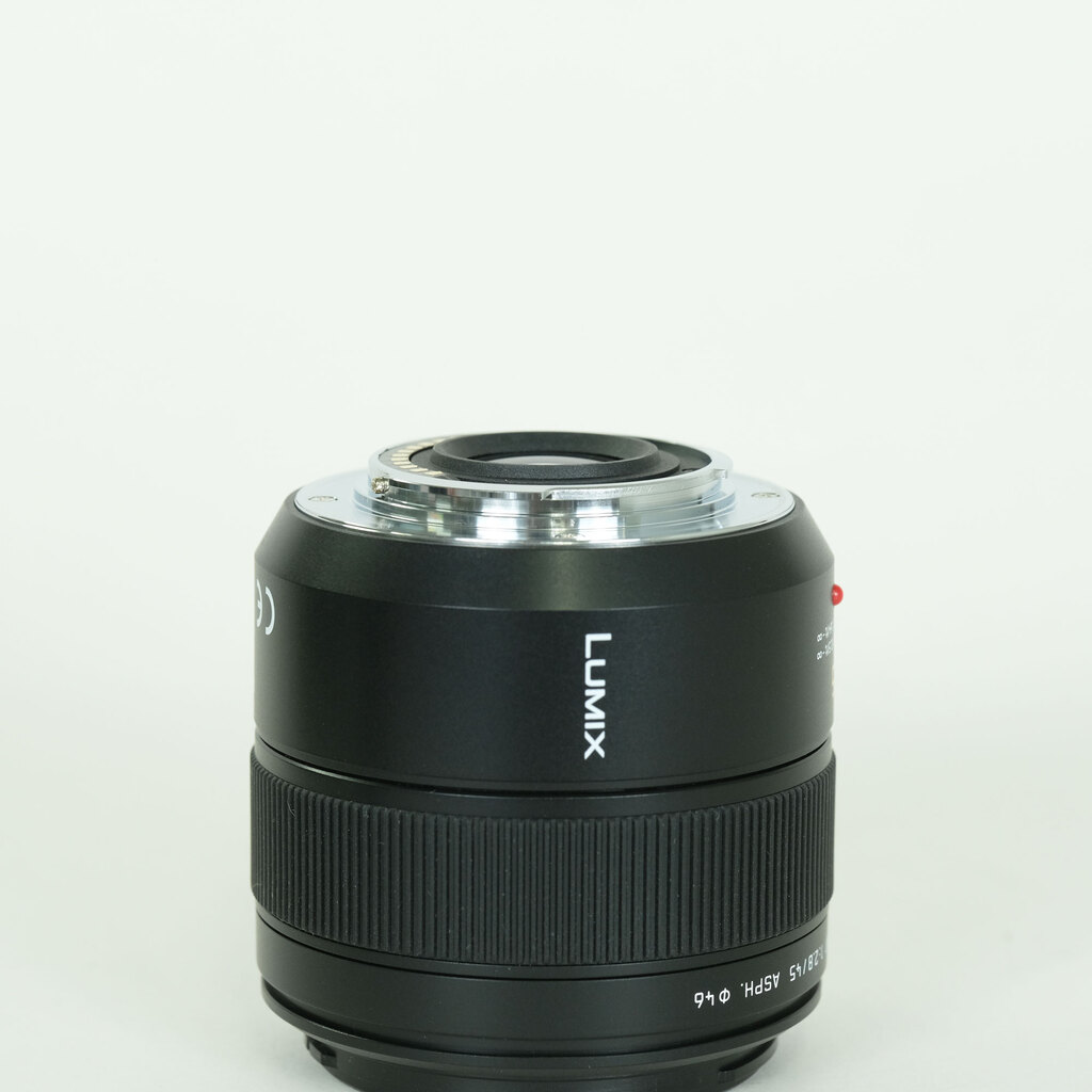 Panasonic LEICA DG MACRO-ELMARIT 45mm F2.8 ASPH. MEGA O.I.S.