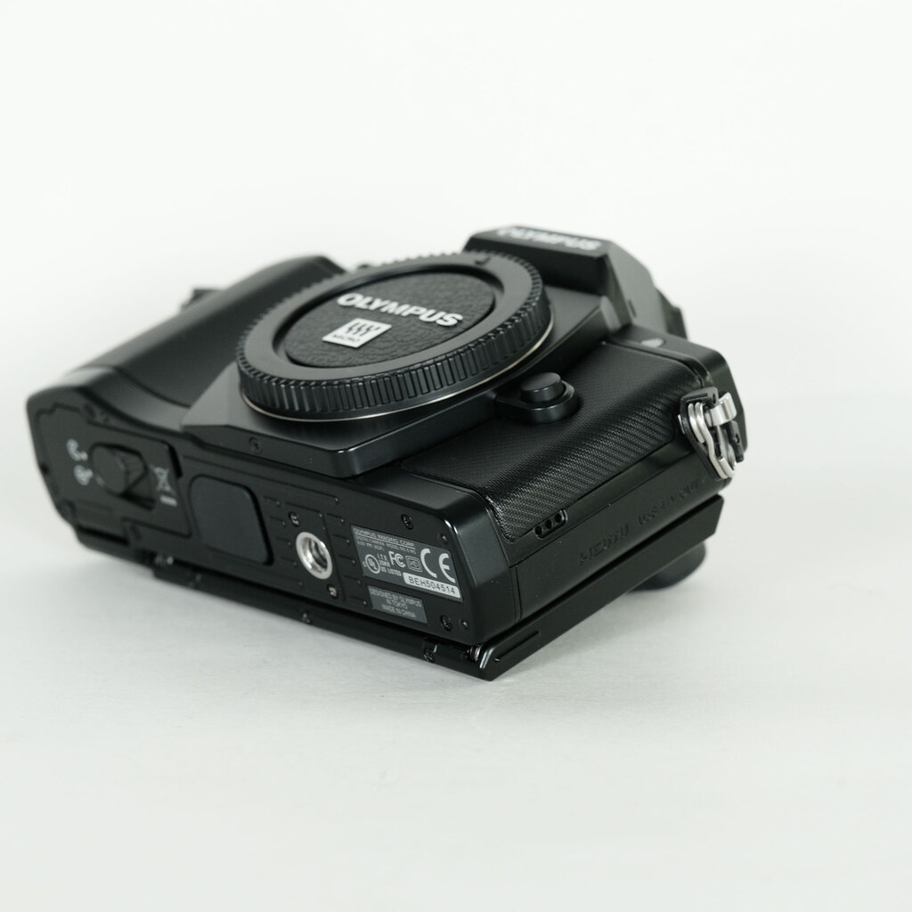 OLYMPUS OM-D E-M5 ボディ ブラック
