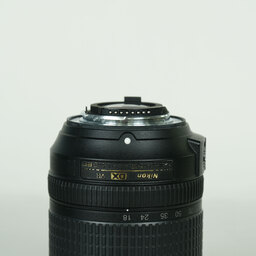 Nikon AF-S DX NIKKOR 18-140mm F3.5-5.6G ED VR Nikon AF-S DX NIKKOR 18-140mm F3.5-5.6G ED VR