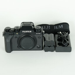 FUJIFILM X-T4