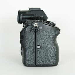 SONY α7 III(ILCE-7M3) SONY α7 III(ILCE-7M3)