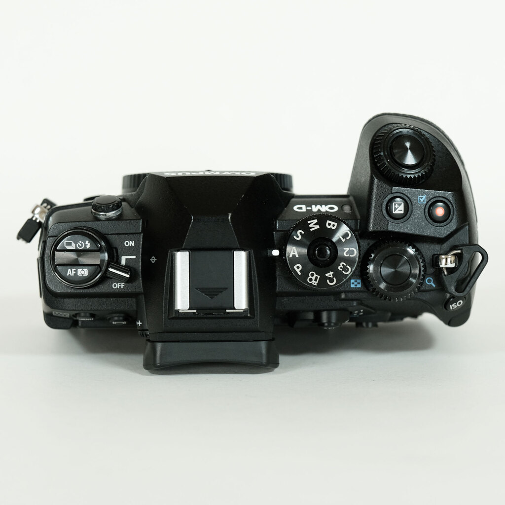 OLYMPUS OM-D E-M1 Mark III