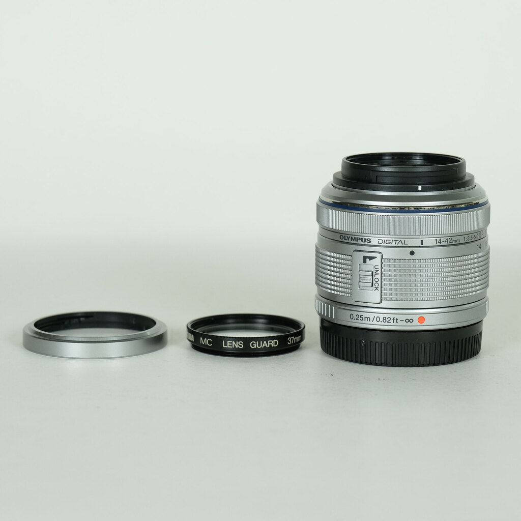 OLYMPUS M.ZUIKO DIGITAL 14-42mm F3.5-5.6IIR シルバーの出品 | ONE