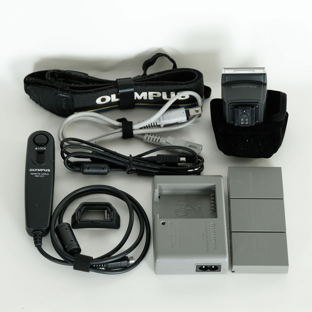 OLYMPUS OM-D E-M5 Mark II