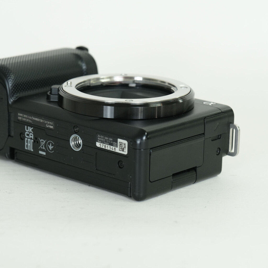 SONY VLOGCAM ZV-E10