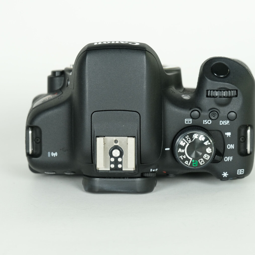 Canon EOS Kiss X8i Canon EOS Kiss X8i