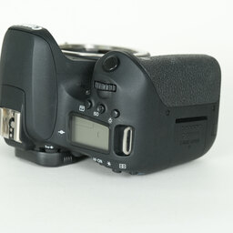 Canon EOS 9000D