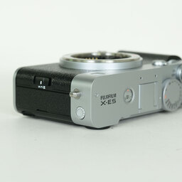 FUJIFILM X-E5