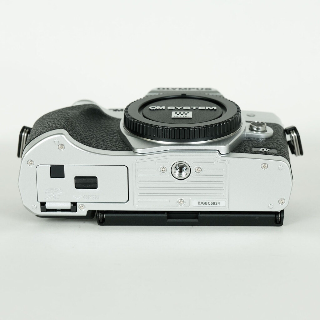 OLYMPUS OM-D E-M10 Mark IV