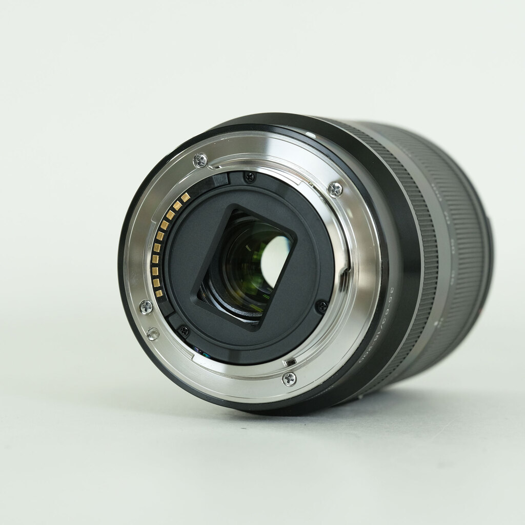 SONY E18-200mm F3.5-6.3 OSS LE SEL18200LE