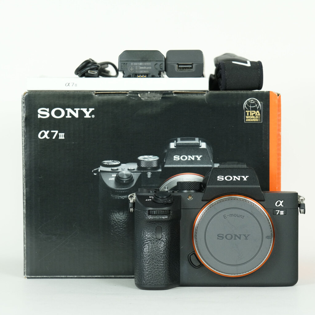 SONY α7 III（ILCE-7M3）の出品 | ONE SCENE（ワンシーン）