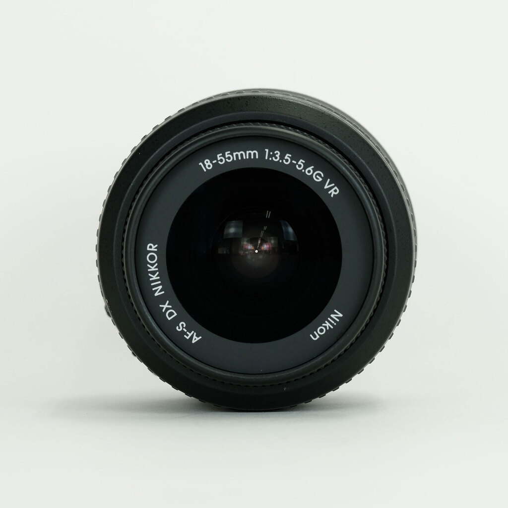 Nikon AF-S DX NIKKOR 18-55mm F3.5-5.6 G VR Nikon AF-S DX NIKKOR 18-55mm F3.5-5.6 G VR