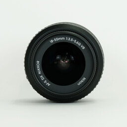 Nikon AF-S DX NIKKOR 18-55mm F3.5-5.6 G VR Nikon AF-S DX NIKKOR 18-55mm F3.5-5.6 G VR