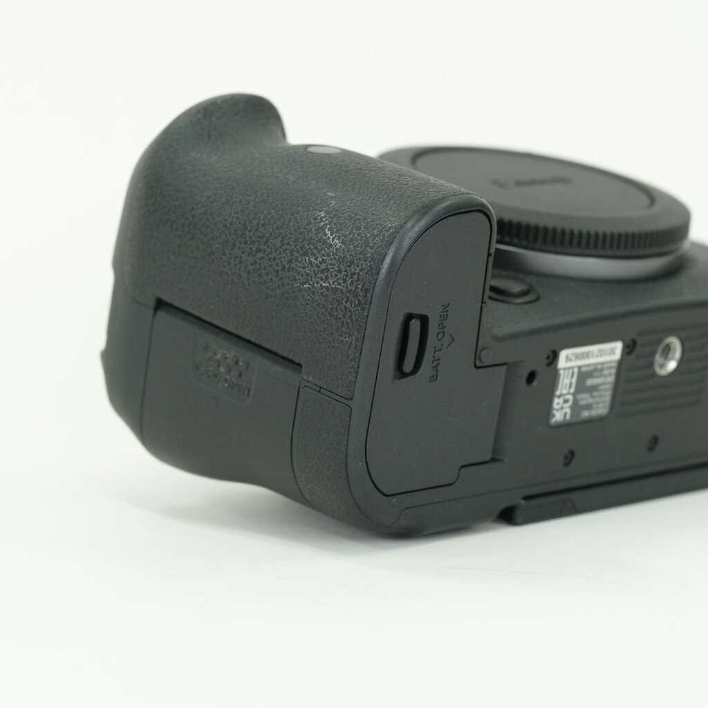 Canon EOS R6 Canon EOS R6