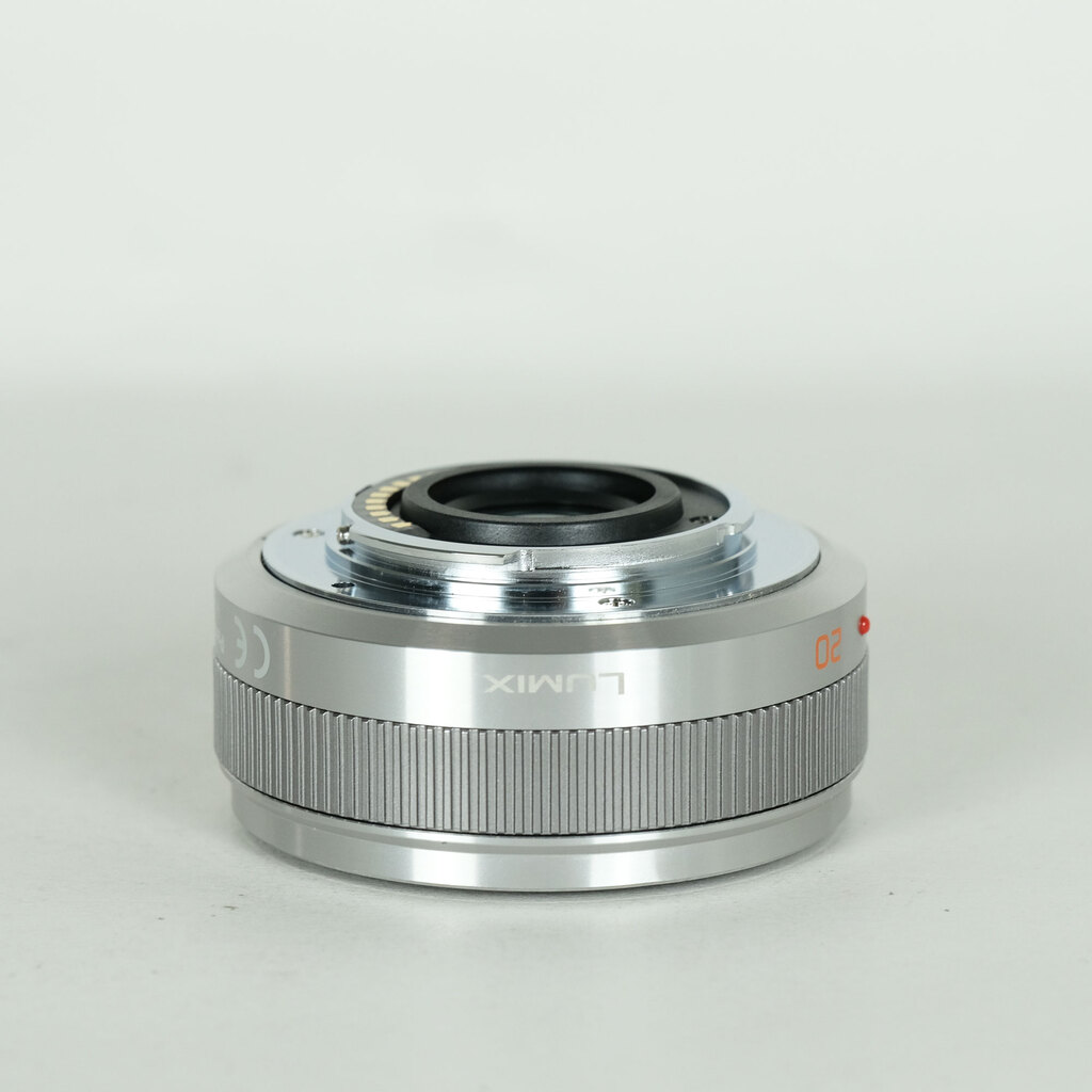 Panasonic LUMIX G 20mm F1.7 II ASPH. Panasonic LUMIX G 20mm F1.7 II ASPH.