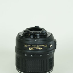 Nikon AF-S DX NIKKOR 18-55mm f3.5-5.6G VR II