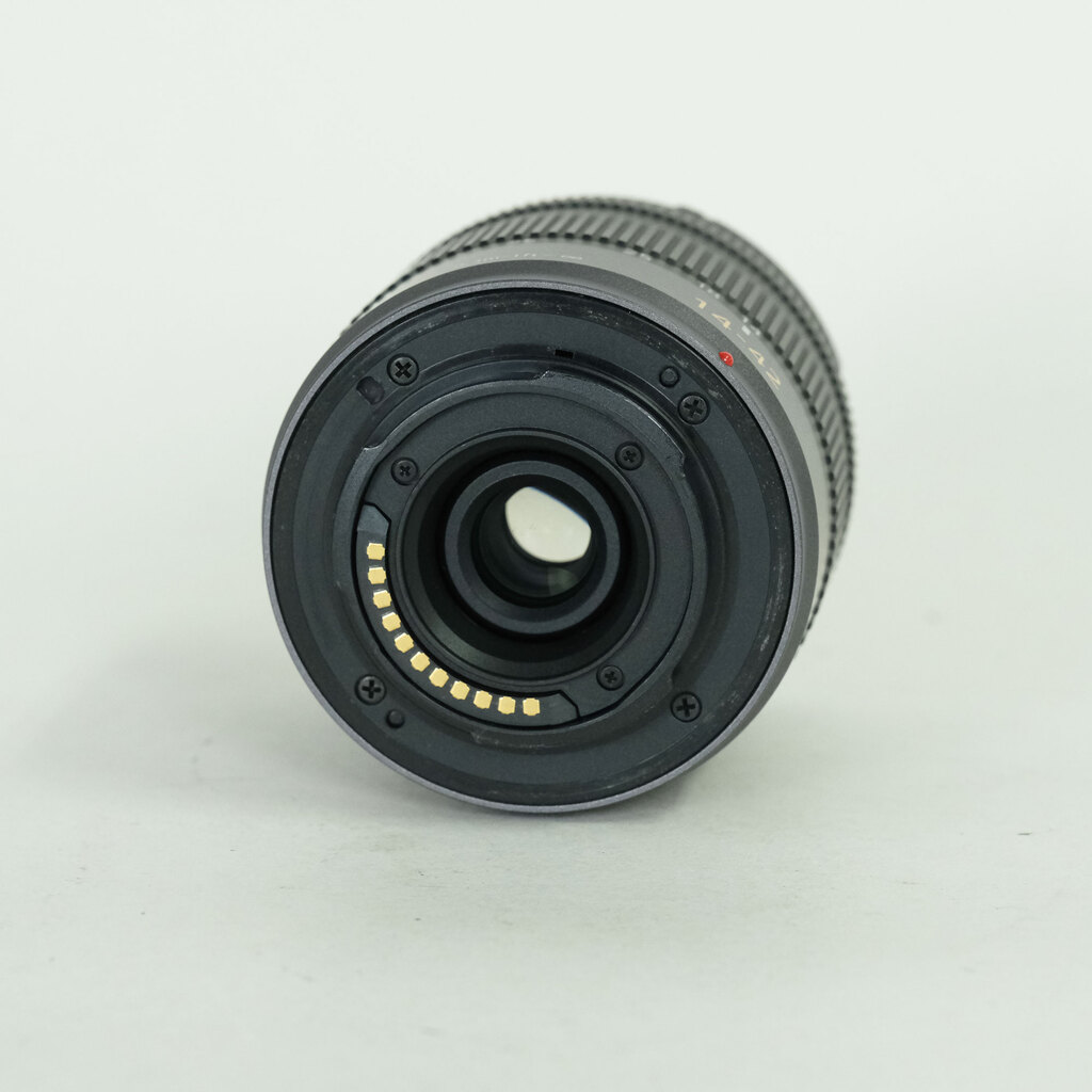 Panasonic LUMIX G VARIO 14-42mm F3.5-5.6 ASPH./MEGA O.I.S.