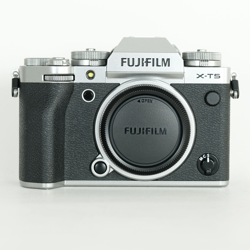FUJIFILM X-T5 FUJIFILM X-T5