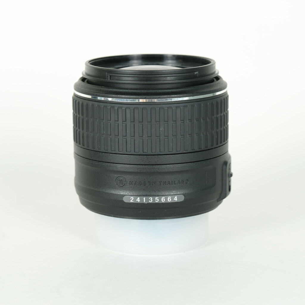 Nikon AF-S DX NIKKOR 18-55mm f3.5-5.6G VR II Nikon AF-S DX NIKKOR 18-55mm f3.5-5.6G VR II