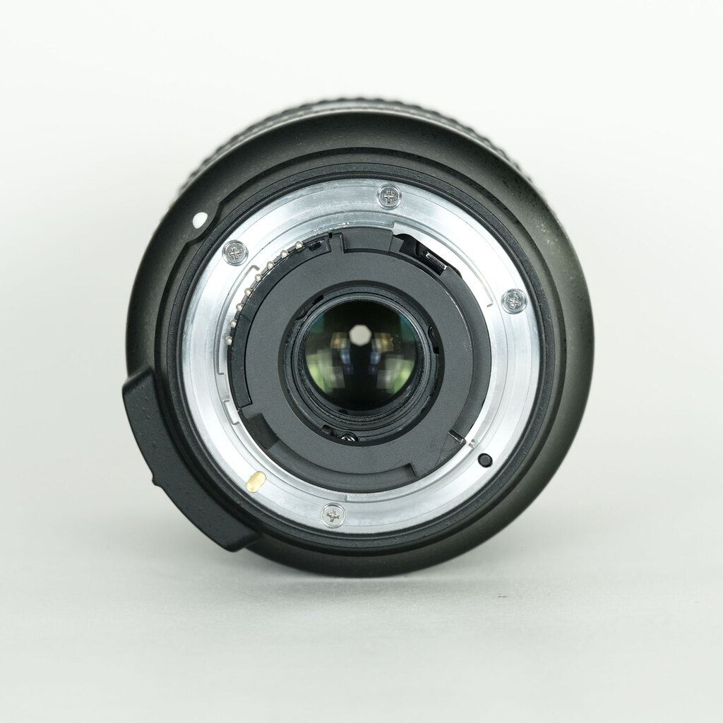 Nikon AF-S DX NIKKOR 18-300mm f/3.5-6.3G ED VR