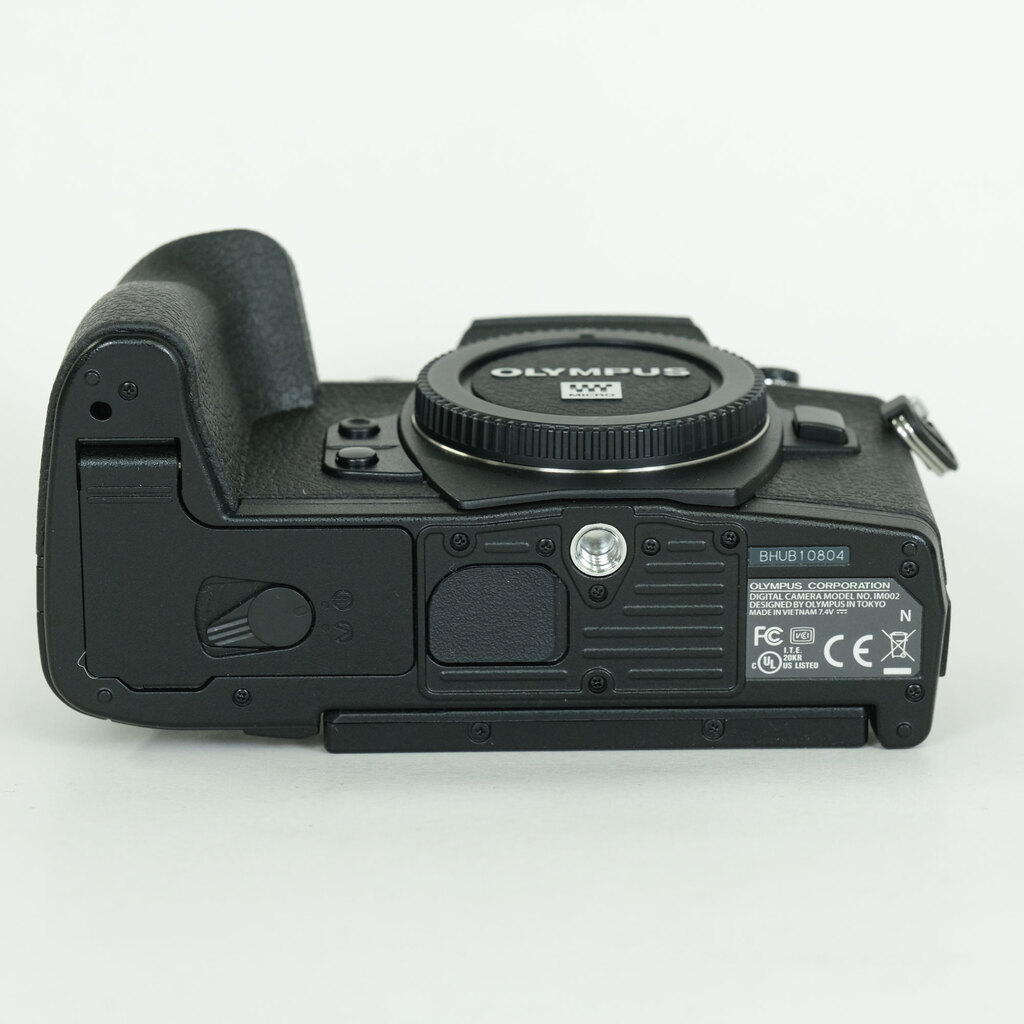 OLYMPUS OM-D E-M1 Mark II