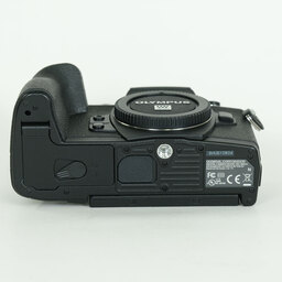 OLYMPUS OM-D E-M1 Mark II