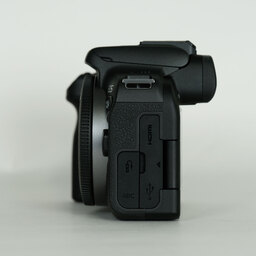 Canon EOS R10