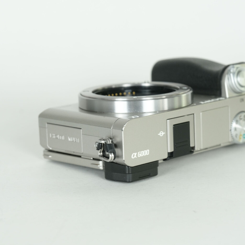 SONY α6000(ILCE-6000) SONY α6000(ILCE-6000)
