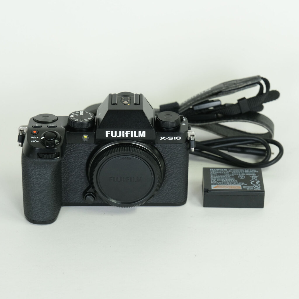 FUJIFILM X-S10