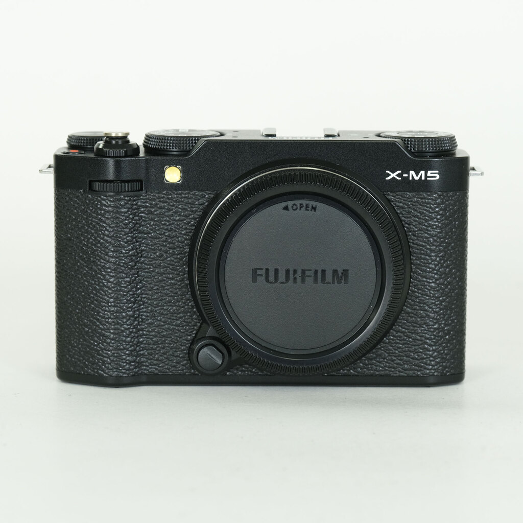 FUJIFILM X-M5