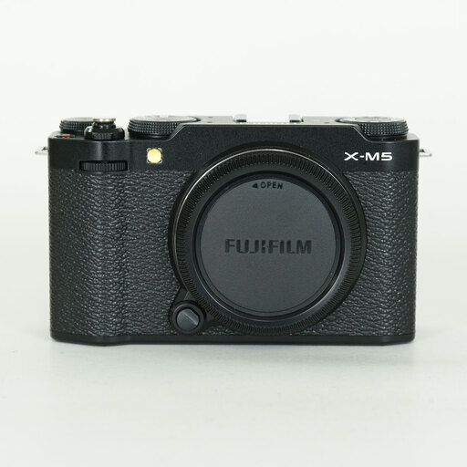 FUJIFILM X-M5