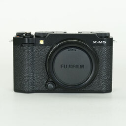 FUJIFILM X-M5