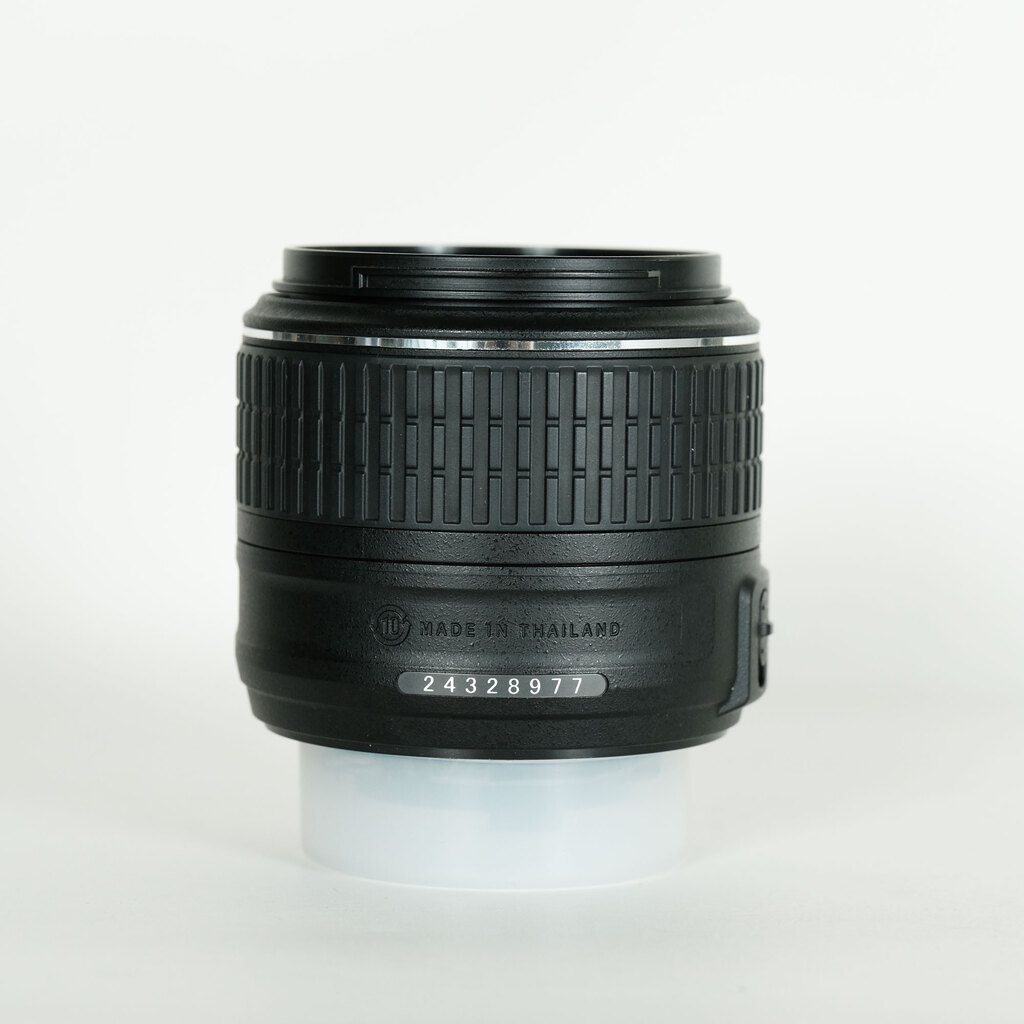 Nikon AF-S DX NIKKOR 18-55mm f3.5-5.6G VR II Nikon AF-S DX NIKKOR 18-55mm f3.5-5.6G VR II