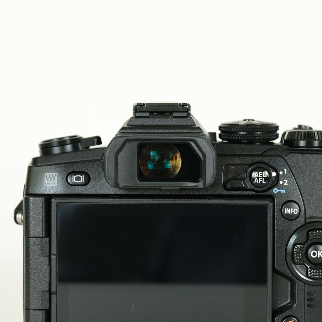 OLYMPUS OM-D E-M1 Mark II