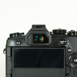 OLYMPUS OM-D E-M1 Mark II