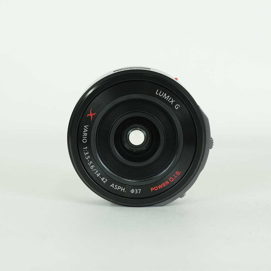 Panasonic LUMIX G X VARIO PZ 14-42mm / F3.5-5.6 ASPH. / POWER O.I.S. Panasonic LUMIX G X VARIO PZ 14-42mm / F3.5-5.6 ASPH. / POWER O.I.S.