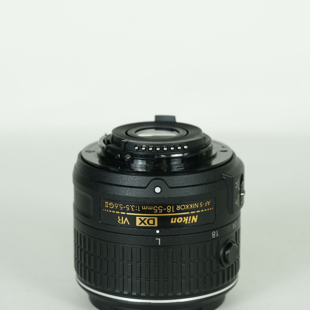 Nikon AF-S DX NIKKOR 18-55mm f3.5-5.6G VR IIの出品 | ONE SCENE
