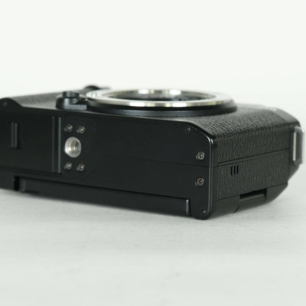 FUJIFILM X-M5