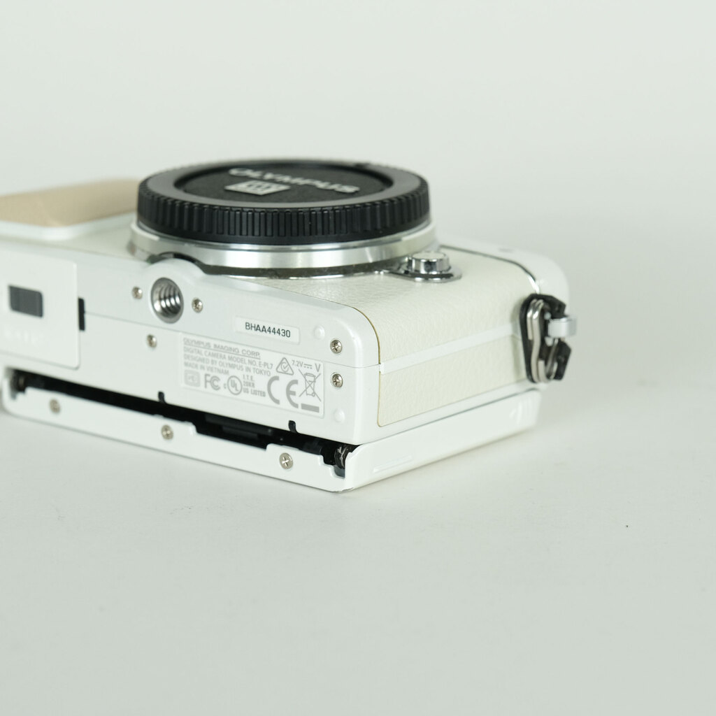 OLYMPUS PEN Lite E-PL7 ボディ ホワイト OLYMPUS PEN Lite E-PL7 ボディ ホワイト