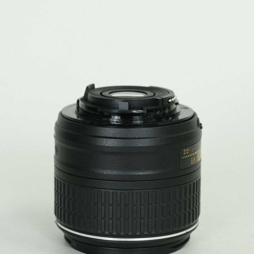 Nikon AF-S DX NIKKOR 18-55mm f3.5-5.6G VR II Nikon AF-S DX NIKKOR 18-55mm f3.5-5.6G VR II