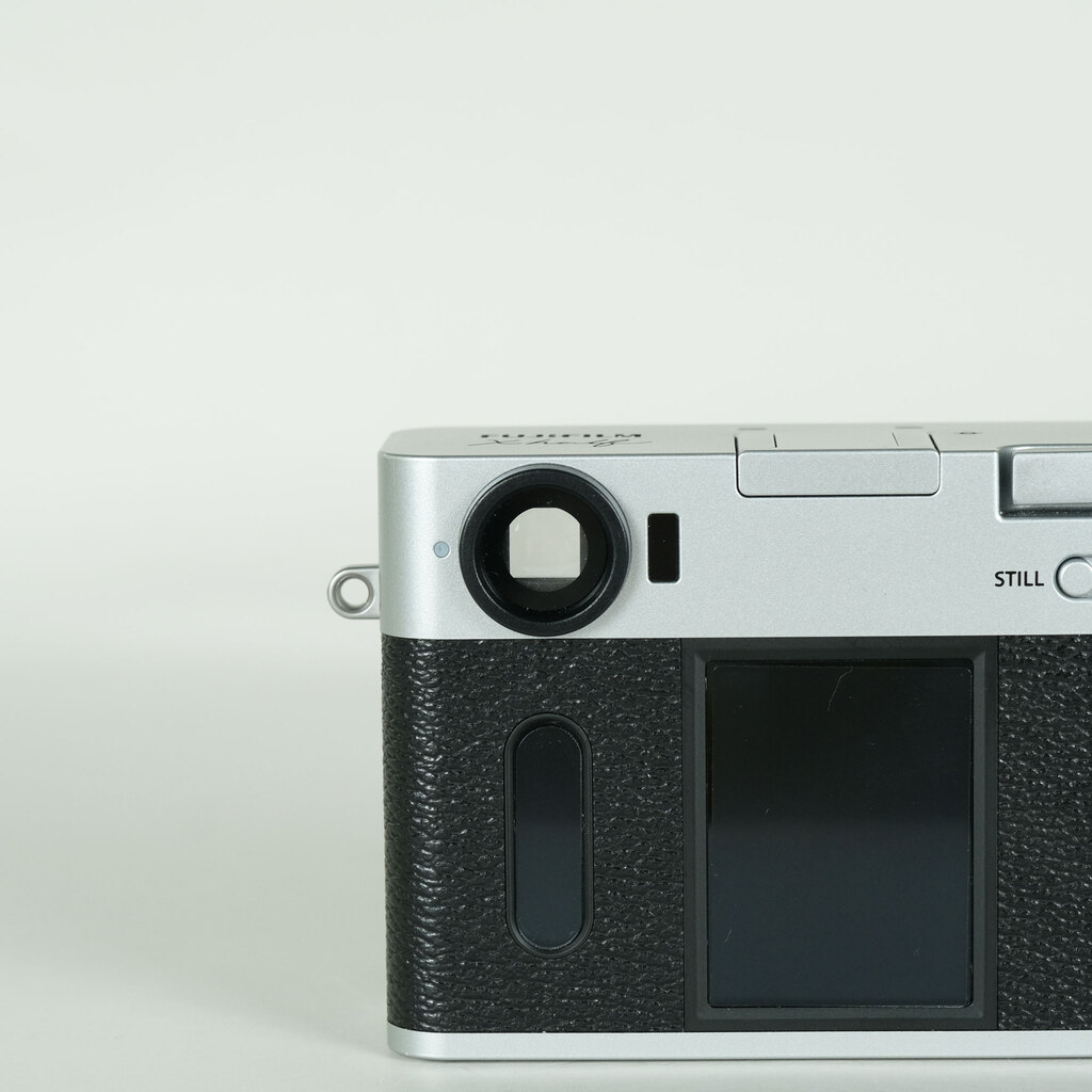 FUJIFILM X half X-HF1