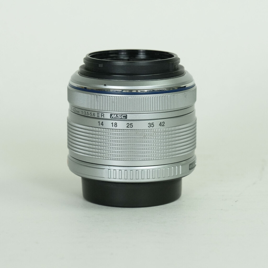 OLYMPUS M.ZUIKO DIGITAL 14-42mm F3.5-5.6IIR シルバー