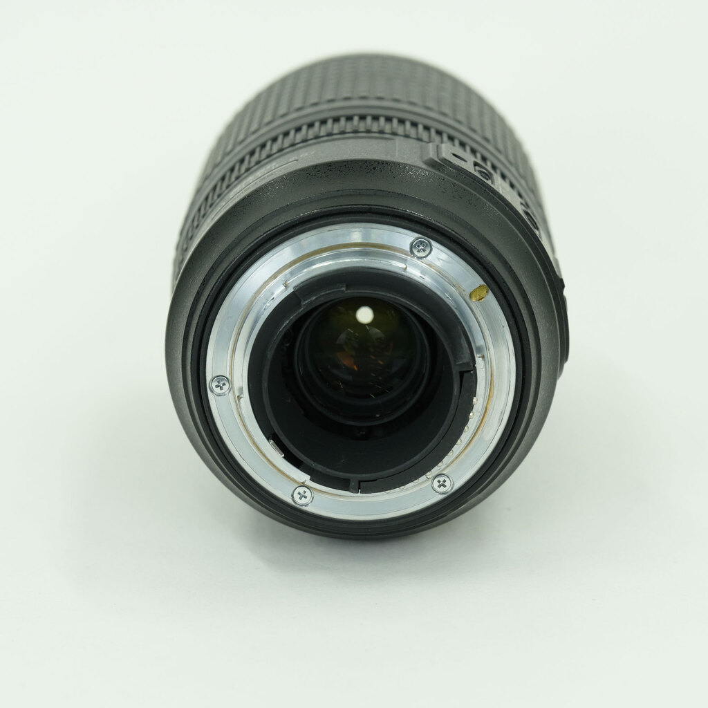 Nikon AF-S VR Zoom-Nikkor 70-300mm F4.5-5.6G IF-ED Nikon AF-S VR Zoom-Nikkor 70-300mm F4.5-5.6G IF-ED